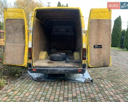 Желтый Мерседес Sprinter, объемом двигателя 2.15 л и пробегом 800 тыс. км за 5700 $, фото 8 на Automoto.ua
