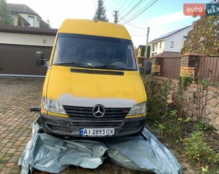 Желтый Мерседес Sprinter, объемом двигателя 2.15 л и пробегом 800 тыс. км за 5700 $, фото 4 на Automoto.ua