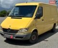 Желтый Мерседес Sprinter, объемом двигателя 2.2 л и пробегом 350 тыс. км за 6390 $, фото 1 на Automoto.ua