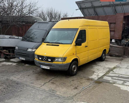Желтый Мерседес Sprinter, объемом двигателя 3 л и пробегом 100 тыс. км за 4000 $, фото 2 на Automoto.ua