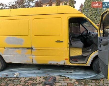 Желтый Мерседес Sprinter, объемом двигателя 2.15 л и пробегом 800 тыс. км за 5700 $, фото 5 на Automoto.ua