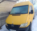 Желтый Мерседес Sprinter, объемом двигателя 2.2 л и пробегом 682 тыс. км за 8900 $, фото 1 на Automoto.ua