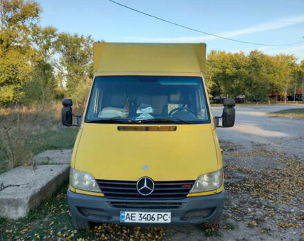 Желтый Мерседес Sprinter, объемом двигателя 2.1 л и пробегом 404 тыс. км за 7600 $, фото 1 на Automoto.ua