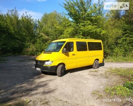 Жовтий Мерседес Sprinter, об'ємом двигуна 2.15 л та пробігом 440 тис. км за 5750 $, фото 1 на Automoto.ua