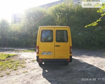 Желтый Мерседес Sprinter, объемом двигателя 2.15 л и пробегом 440 тыс. км за 5750 $, фото 3 на Automoto.ua