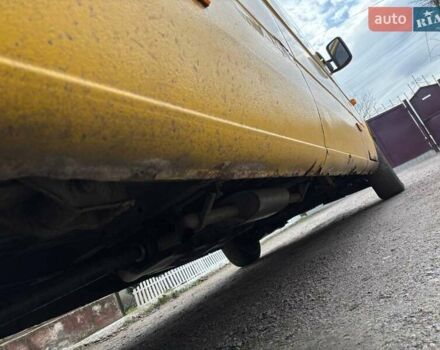 Жовтий Мерседес Sprinter, об'ємом двигуна 2.15 л та пробігом 746 тис. км за 6000 $, фото 11 на Automoto.ua