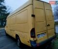 Желтый Мерседес Sprinter, объемом двигателя 2.2 л и пробегом 100 тыс. км за 9000 $, фото 6 на Automoto.ua