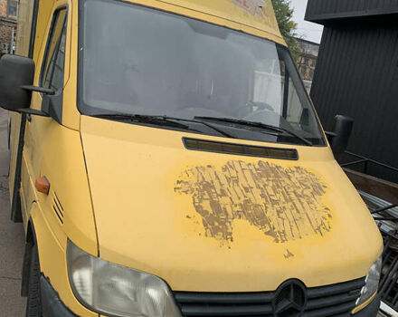 Жовтий Мерседес Sprinter, об'ємом двигуна 2.15 л та пробігом 150 тис. км за 8900 $, фото 1 на Automoto.ua