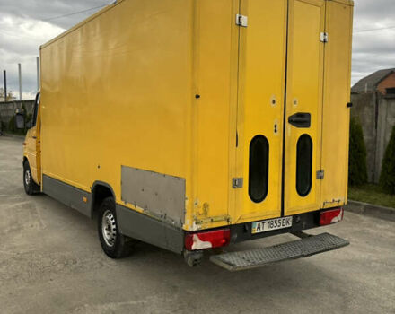 Желтый Мерседес Sprinter, объемом двигателя 2.15 л и пробегом 900 тыс. км за 4600 $, фото 7 на Automoto.ua