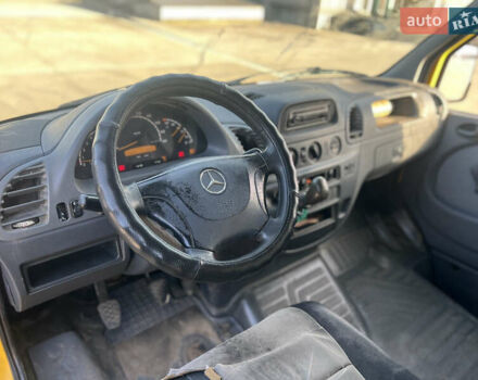 Желтый Мерседес Sprinter, объемом двигателя 2.15 л и пробегом 914 тыс. км за 8000 $, фото 13 на Automoto.ua