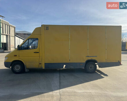 Желтый Мерседес Sprinter, объемом двигателя 2.15 л и пробегом 914 тыс. км за 8000 $, фото 5 на Automoto.ua