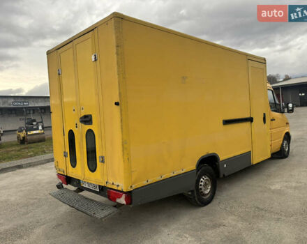 Желтый Мерседес Sprinter, объемом двигателя 2.15 л и пробегом 900 тыс. км за 4600 $, фото 4 на Automoto.ua
