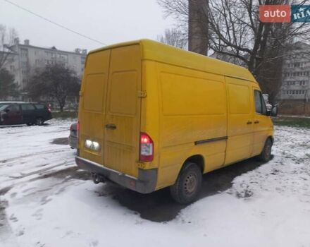Желтый Мерседес Sprinter, объемом двигателя 2.2 л и пробегом 647 тыс. км за 7300 $, фото 4 на Automoto.ua