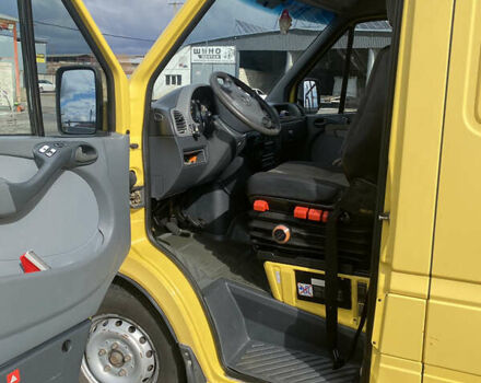 Желтый Мерседес Sprinter, объемом двигателя 2.15 л и пробегом 600 тыс. км за 7900 $, фото 7 на Automoto.ua
