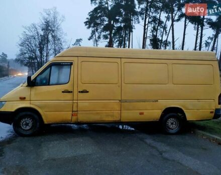 Желтый Мерседес Sprinter, объемом двигателя 2.2 л и пробегом 100 тыс. км за 9000 $, фото 11 на Automoto.ua