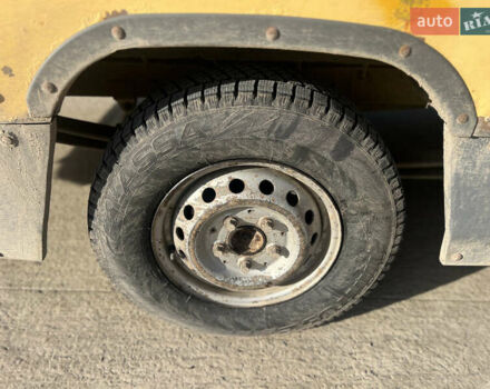 Желтый Мерседес Sprinter, объемом двигателя 2.15 л и пробегом 914 тыс. км за 8000 $, фото 11 на Automoto.ua