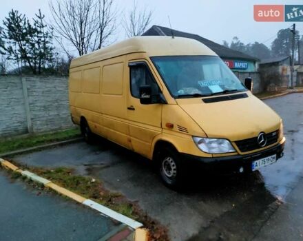 Желтый Мерседес Sprinter, объемом двигателя 2.2 л и пробегом 100 тыс. км за 9000 $, фото 8 на Automoto.ua