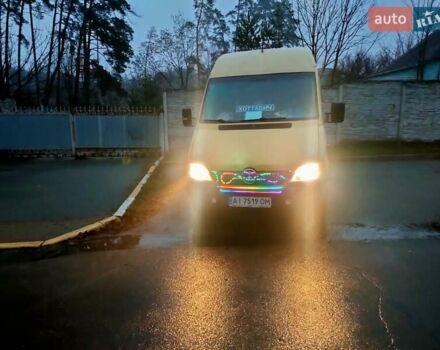 Желтый Мерседес Sprinter, объемом двигателя 2.2 л и пробегом 100 тыс. км за 9000 $, фото 3 на Automoto.ua