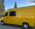 Желтый Мерседес Sprinter, объемом двигателя 2.1 л и пробегом 465 тыс. км за 7600 $, фото 3 на Automoto.ua