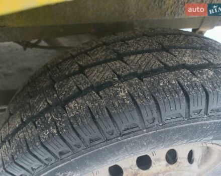 Желтый Мерседес Sprinter, объемом двигателя 2.2 л и пробегом 647 тыс. км за 7300 $, фото 10 на Automoto.ua