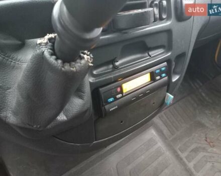 Желтый Мерседес Sprinter, объемом двигателя 2.2 л и пробегом 647 тыс. км за 7300 $, фото 12 на Automoto.ua