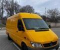 Желтый Мерседес Sprinter, объемом двигателя 2.15 л и пробегом 321 тыс. км за 5700 $, фото 1 на Automoto.ua