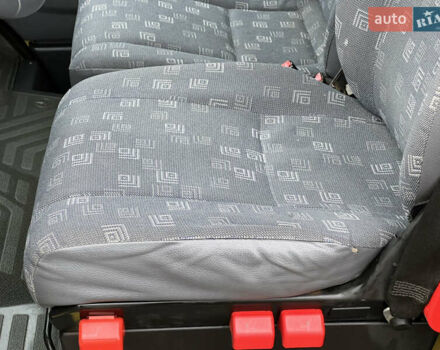 Желтый Мерседес Sprinter, объемом двигателя 2.7 л и пробегом 370 тыс. км за 10700 $, фото 25 на Automoto.ua