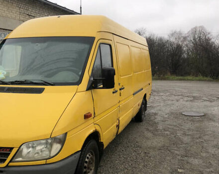 Желтый Мерседес Sprinter, объемом двигателя 2.15 л и пробегом 552 тыс. км за 4000 $, фото 4 на Automoto.ua