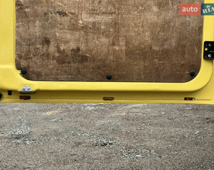 Желтый Мерседес Sprinter, объемом двигателя 2.7 л и пробегом 370 тыс. км за 10700 $, фото 39 на Automoto.ua