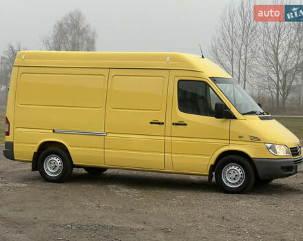 Желтый Мерседес Sprinter, объемом двигателя 2.7 л и пробегом 370 тыс. км за 10700 $, фото 3 на Automoto.ua
