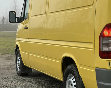 Желтый Мерседес Sprinter, объемом двигателя 2.7 л и пробегом 370 тыс. км за 10700 $, фото 18 на Automoto.ua