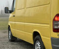 Желтый Мерседес Sprinter, объемом двигателя 2.7 л и пробегом 370 тыс. км за 10700 $, фото 18 на Automoto.ua