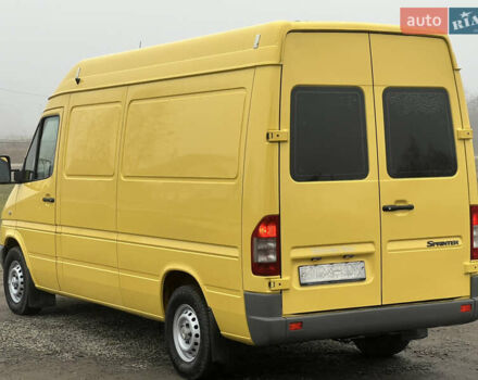 Желтый Мерседес Sprinter, объемом двигателя 2.7 л и пробегом 370 тыс. км за 10700 $, фото 14 на Automoto.ua