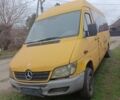 Желтый Мерседес Sprinter, объемом двигателя 2.2 л и пробегом 460 тыс. км за 5300 $, фото 2 на Automoto.ua