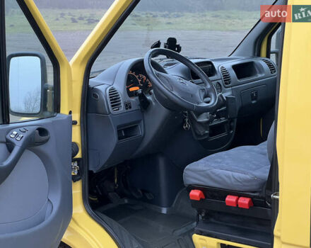 Желтый Мерседес Sprinter, объемом двигателя 2.7 л и пробегом 370 тыс. км за 10700 $, фото 23 на Automoto.ua