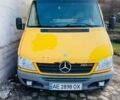 Желтый Мерседес Sprinter, объемом двигателя 2.2 л и пробегом 677 тыс. км за 6200 $, фото 1 на Automoto.ua