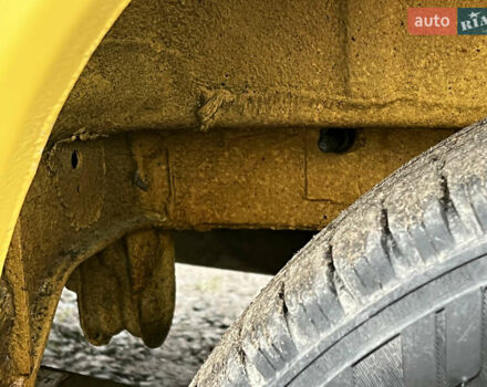 Желтый Мерседес Sprinter, объемом двигателя 2.7 л и пробегом 370 тыс. км за 10700 $, фото 49 на Automoto.ua