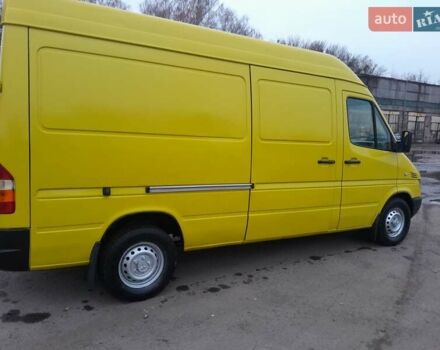 Желтый Мерседес Sprinter, объемом двигателя 2.1 л и пробегом 345 тыс. км за 7800 $, фото 4 на Automoto.ua