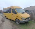 Желтый Мерседес Sprinter, объемом двигателя 2.2 л и пробегом 460 тыс. км за 5000 $, фото 1 на Automoto.ua