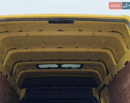 Желтый Мерседес Sprinter, объемом двигателя 2.7 л и пробегом 370 тыс. км за 10700 $, фото 42 на Automoto.ua