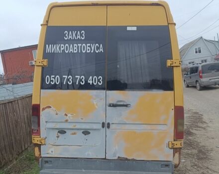 Желтый Мерседес Sprinter, объемом двигателя 2.2 л и пробегом 460 тыс. км за 5300 $, фото 4 на Automoto.ua