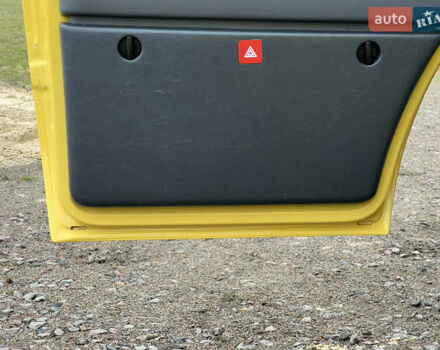 Желтый Мерседес Sprinter, объемом двигателя 2.7 л и пробегом 370 тыс. км за 10700 $, фото 40 на Automoto.ua