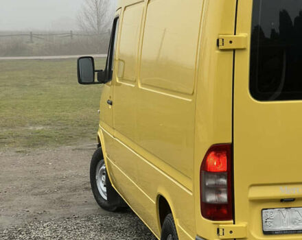 Желтый Мерседес Sprinter, объемом двигателя 2.7 л и пробегом 370 тыс. км за 10700 $, фото 15 на Automoto.ua