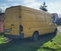 Желтый Мерседес Sprinter, объемом двигателя 2.2 л и пробегом 400 тыс. км за 3900 $, фото 2 на Automoto.ua