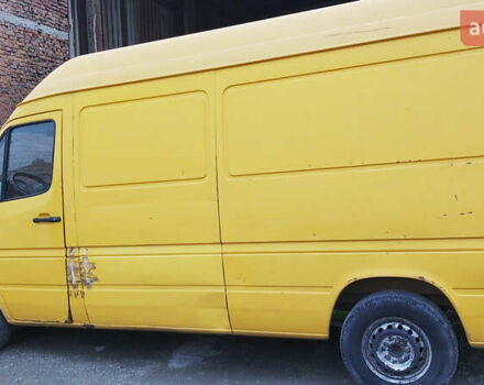 Жовтий Мерседес Sprinter, об'ємом двигуна 2.2 л та пробігом 272 тис. км за 7900 $, фото 1 на Automoto.ua