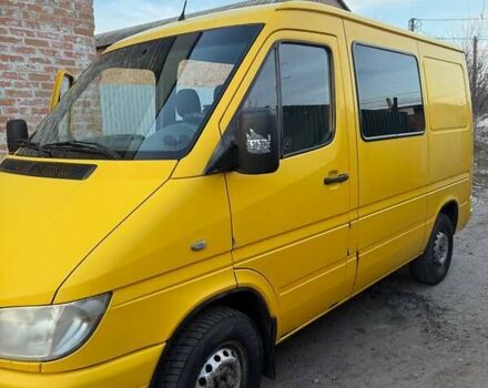 Желтый Мерседес Sprinter, объемом двигателя 2.1 л и пробегом 573 тыс. км за 5700 $, фото 6 на Automoto.ua