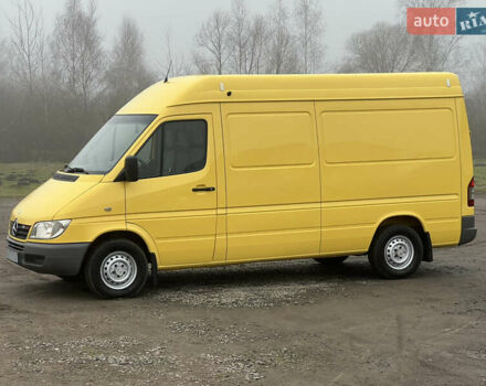 Желтый Мерседес Sprinter, объемом двигателя 2.7 л и пробегом 370 тыс. км за 10700 $, фото 9 на Automoto.ua