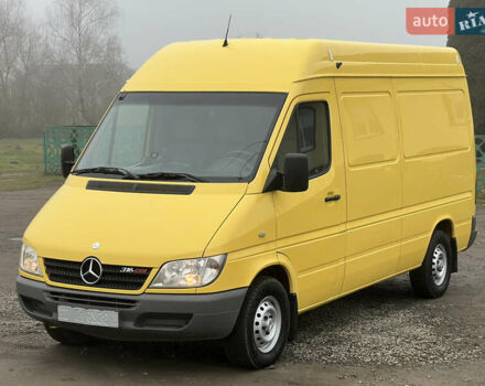 Желтый Мерседес Sprinter, объемом двигателя 2.7 л и пробегом 370 тыс. км за 10700 $, фото 7 на Automoto.ua