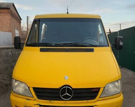 Желтый Мерседес Sprinter, объемом двигателя 2.1 л и пробегом 573 тыс. км за 5700 $, фото 4 на Automoto.ua