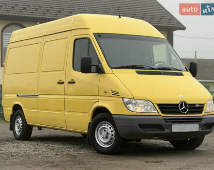Желтый Мерседес Sprinter, объемом двигателя 2.7 л и пробегом 370 тыс. км за 10700 $, фото 11 на Automoto.ua